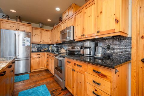 Tiny photo for 7672 SW Robin Drive, Terrebonne, OR 97760 (MLS # 220213855)