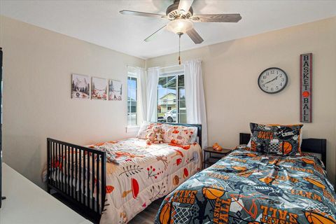 Tiny photo for 2223 NW Jackpine Court, Redmond, OR 97756 (MLS # 220211890)