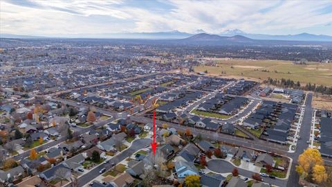 Tiny photo for 2223 NW Jackpine Court, Redmond, OR 97756 (MLS # 220211890)