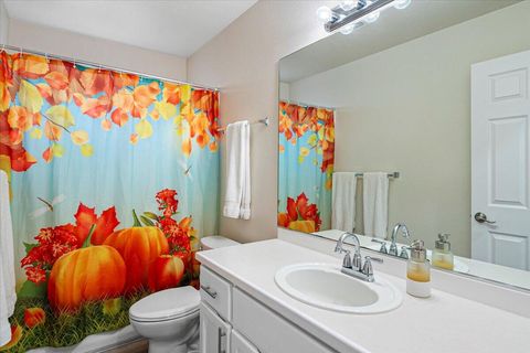 Tiny photo for 2223 NW Jackpine Court, Redmond, OR 97756 (MLS # 220211890)