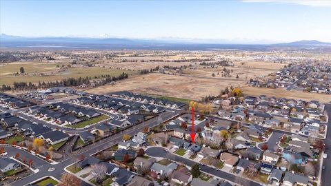 Tiny photo for 2223 NW Jackpine Court, Redmond, OR 97756 (MLS # 220211890)