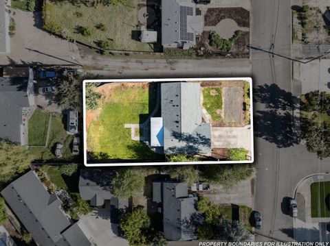 Tiny photo for 2711 Elliott Avenue, Medford, OR 97501 (MLS # 220219550)