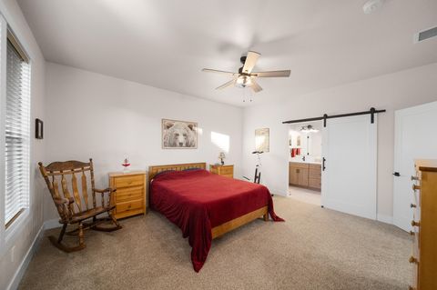 Tiny photo for 465 SE Sumner Drive, Prineville, OR 97754 (MLS # 220213851)