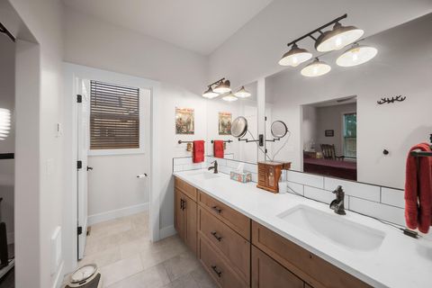 Tiny photo for 465 SE Sumner Drive, Prineville, OR 97754 (MLS # 220213851)