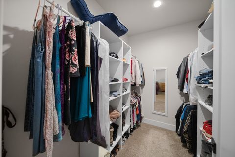 Tiny photo for 465 SE Sumner Drive, Prineville, OR 97754 (MLS # 220213851)