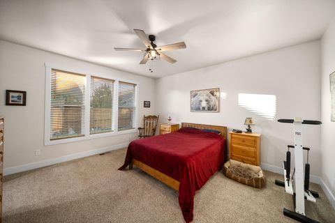 Tiny photo for 465 SE Sumner Drive, Prineville, OR 97754 (MLS # 220213851)