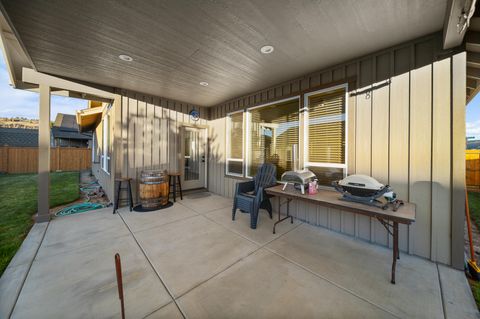 Tiny photo for 465 SE Sumner Drive, Prineville, OR 97754 (MLS # 220213851)