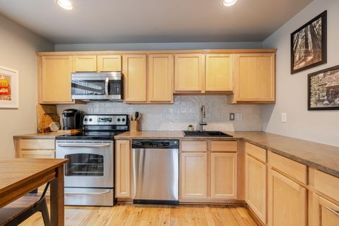 Tiny photo for 1925 NW Monterey Pines Drive #5, Bend, OR 97703 (MLS # 220212417)