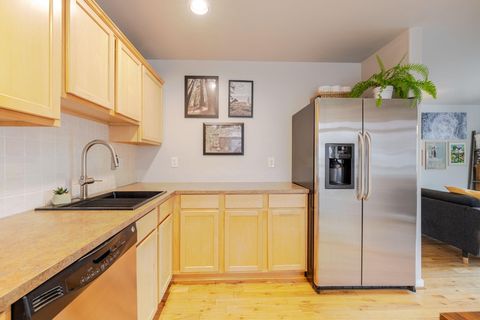 Tiny photo for 1925 NW Monterey Pines Drive #5, Bend, OR 97703 (MLS # 220212417)