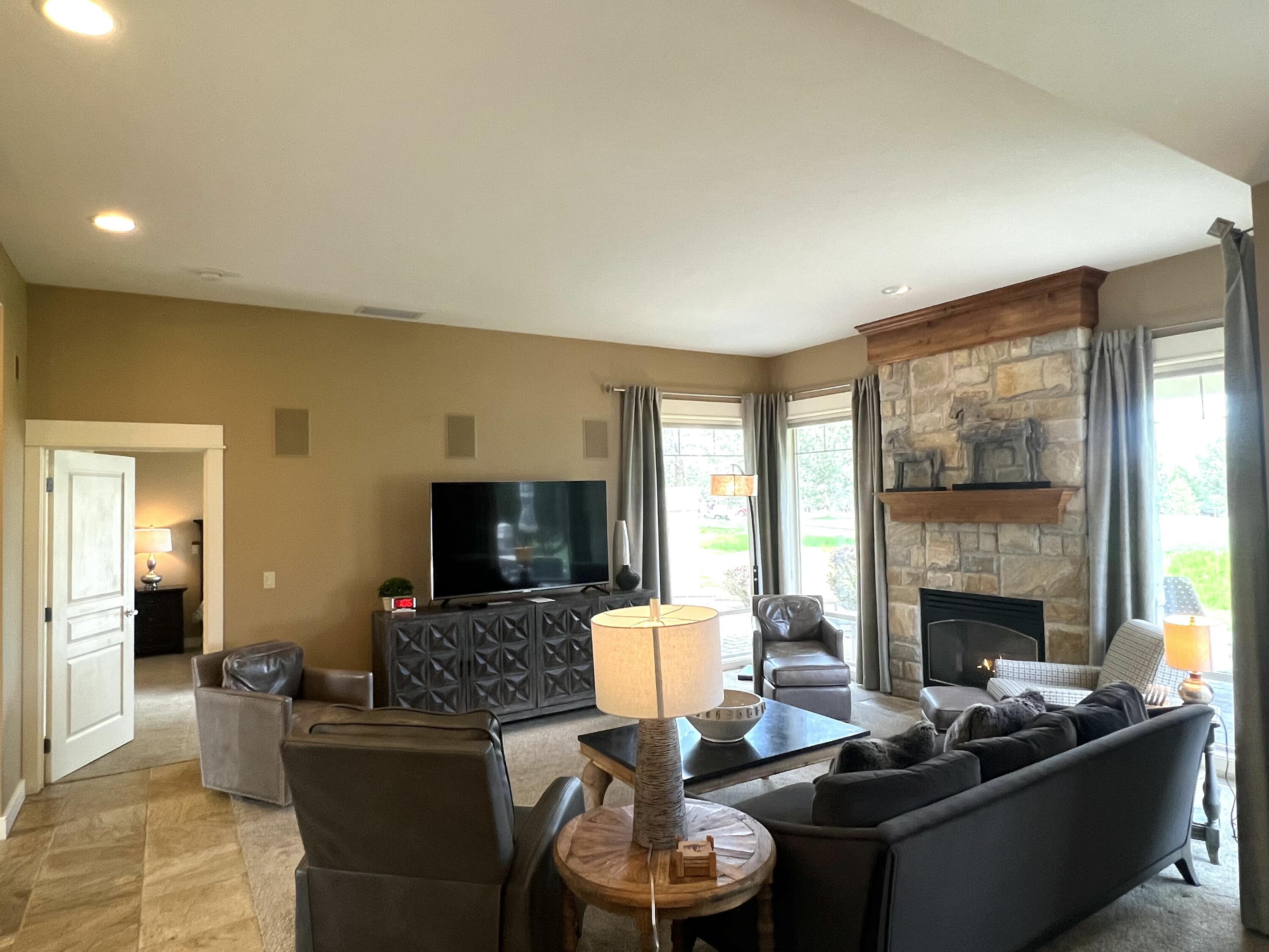 Eagle Crest - Residential