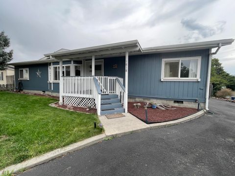 1818 NW Fir Avenue Redmond OR 97756