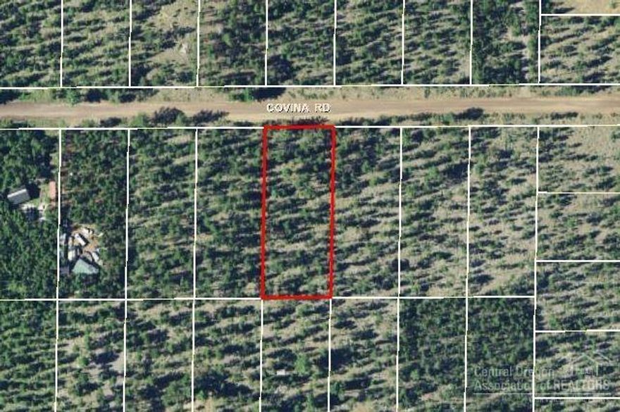 Bare Recreational Land in Beautiful Deschutes River Recreational Homesite. This 0.54-acre lot is located near the Deschutes River, public boat ramp, the Cascade Lakes & right down the road from the Sunriver Resort. Beautiful setting in a quiet neighborhood surrounded by trees!