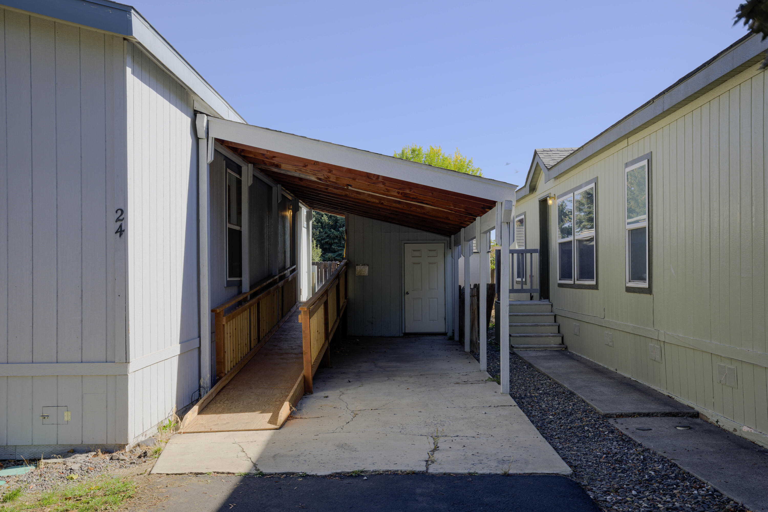 1201 SW 28th Street 24