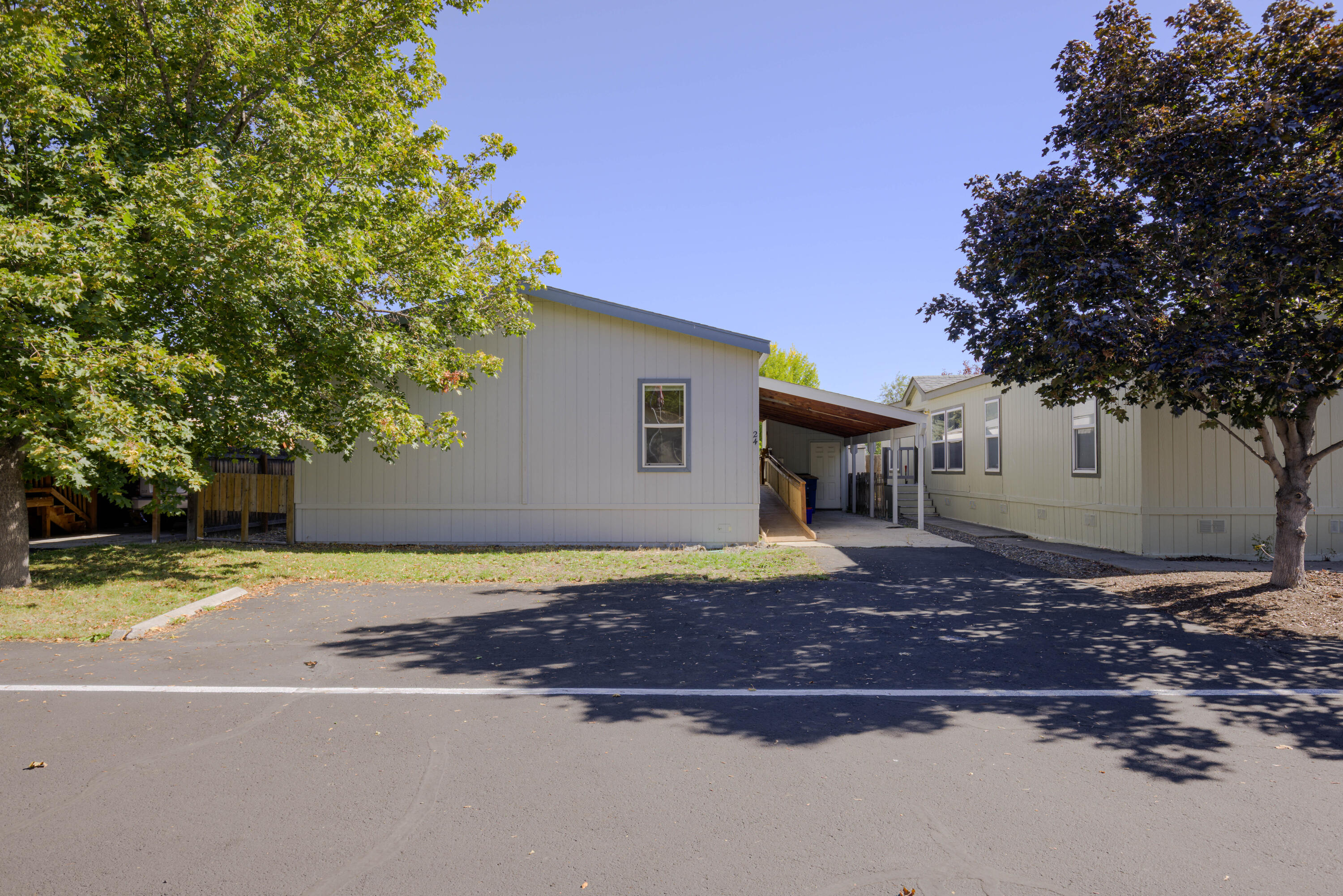 1201 SW 28th Street 24