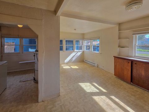 Tiny photo for 814 NW C Street, Grants Pass, OR 97526 (MLS # 220217615)