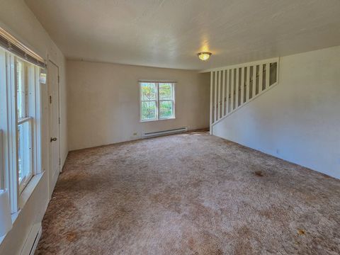 Tiny photo for 814 NW C Street, Grants Pass, OR 97526 (MLS # 220217615)