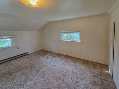 Tiny photo for 814 NW C Street, Grants Pass, OR 97526 (MLS # 220217615)