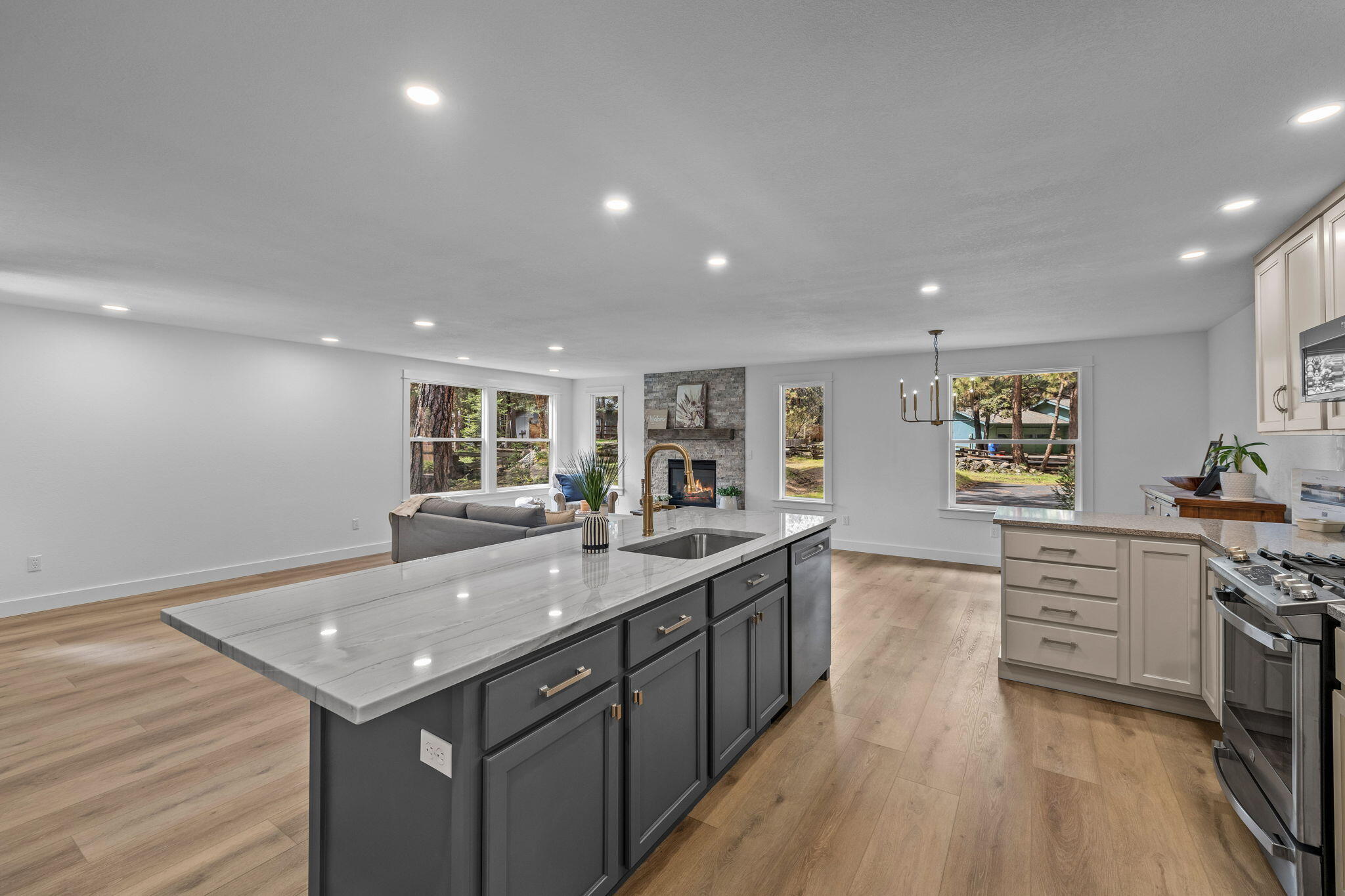 Pinebrook - Residential