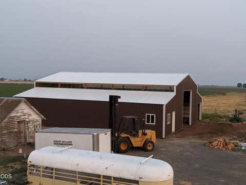 Tiny photo for 21405 Harpold Road, Malin, OR 97632 (MLS # 220227187)