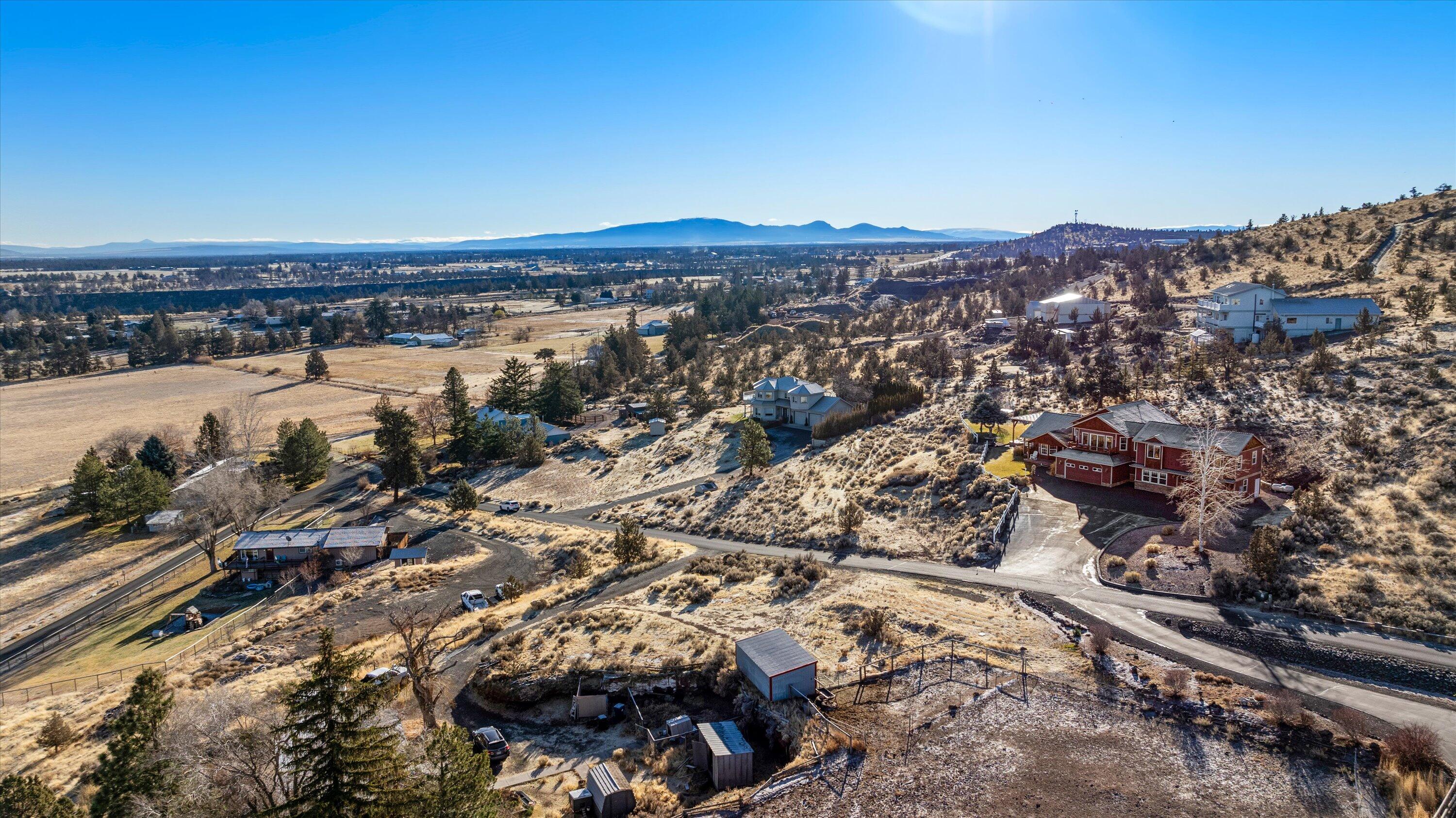 Terrebonne, Oregon 97760, United States, 6 Bedrooms Bedrooms, ,4 BathroomsBathrooms,Residential,Pending,100539