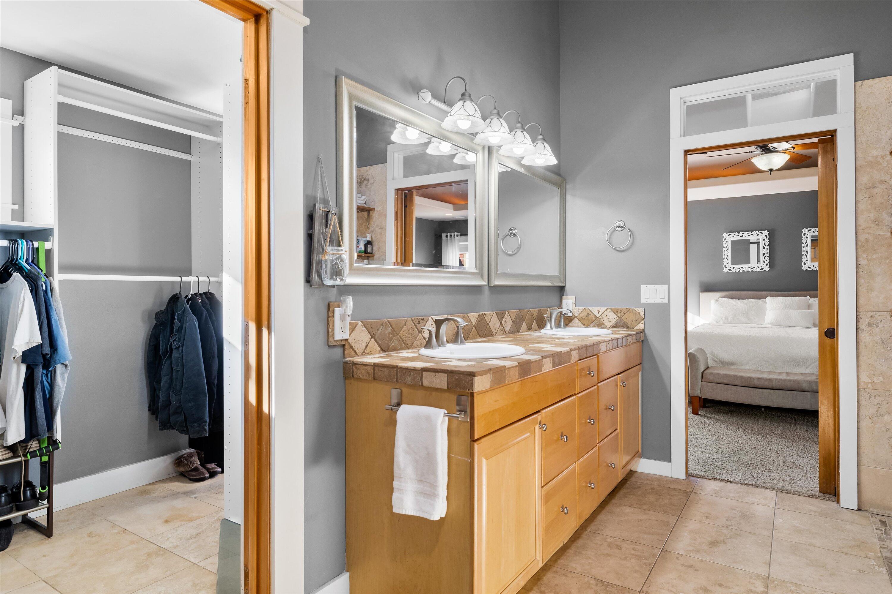 Terrebonne, Oregon 97760, United States, 6 Bedrooms Bedrooms, ,4 BathroomsBathrooms,Residential,Pending,100539