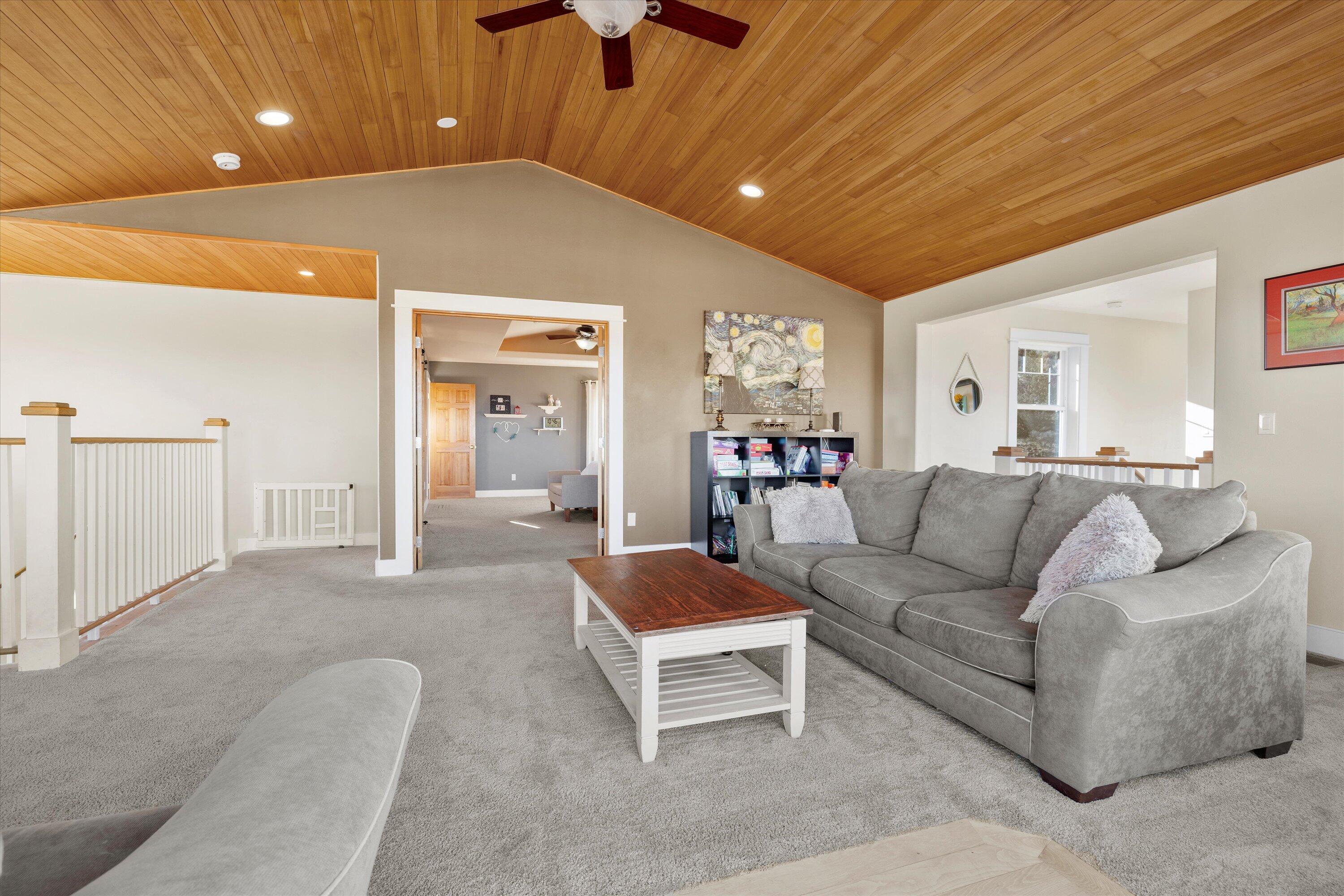 Terrebonne, Oregon 97760, United States, 6 Bedrooms Bedrooms, ,4 BathroomsBathrooms,Residential,Pending,100539