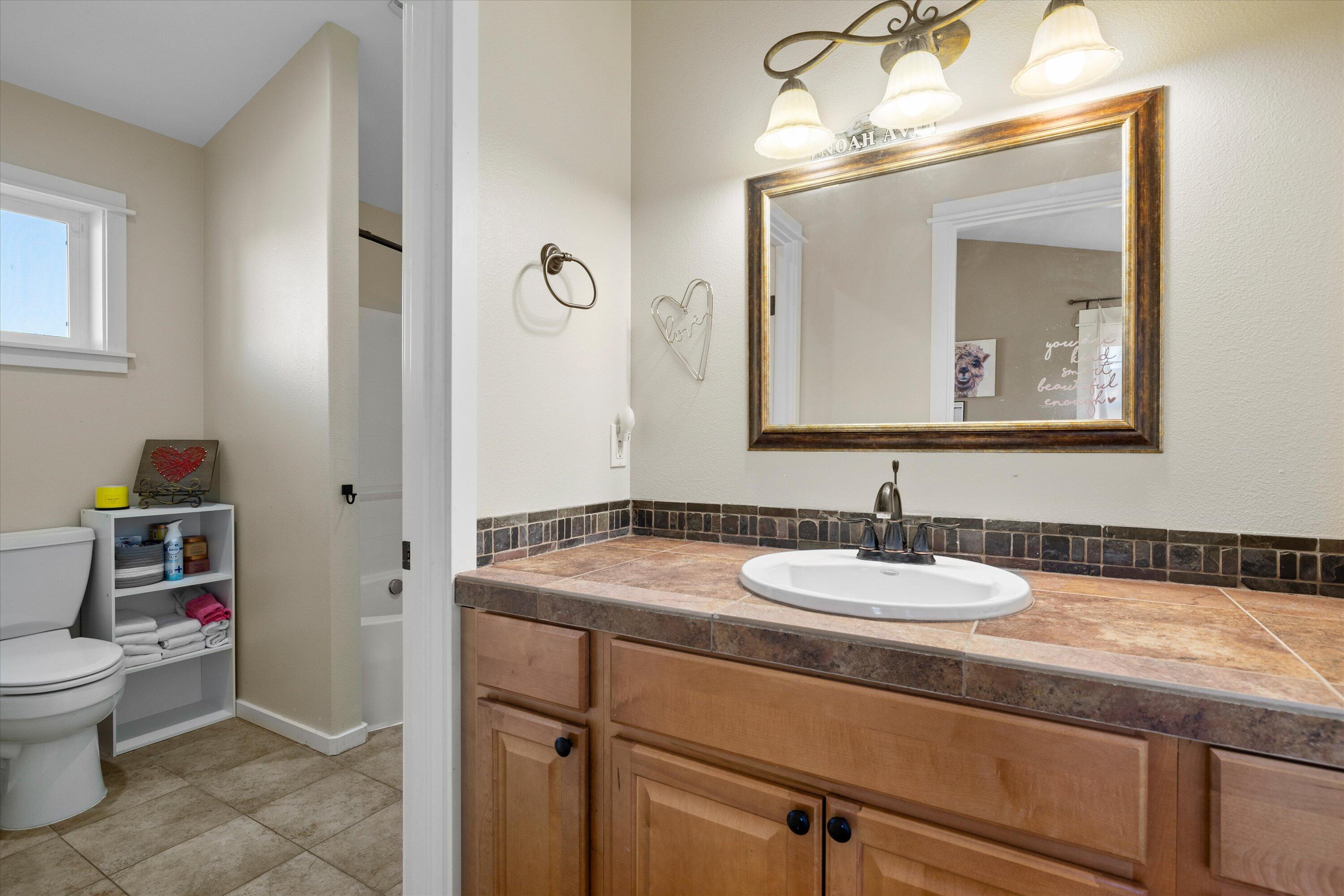 Terrebonne, Oregon 97760, United States, 6 Bedrooms Bedrooms, ,4 BathroomsBathrooms,Residential,Pending,100539