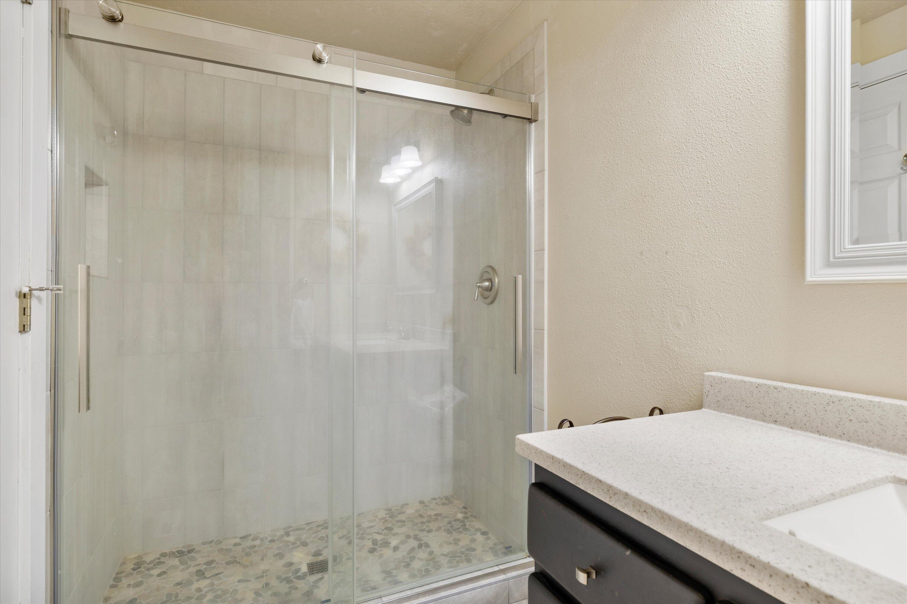 Terrebonne, Oregon 97760, United States, 6 Bedrooms Bedrooms, ,4 BathroomsBathrooms,Residential,Pending,100539