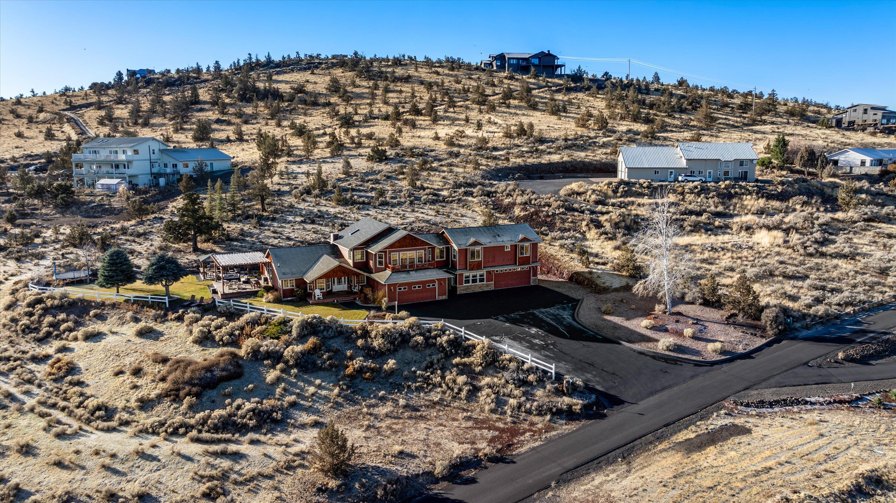 Terrebonne, Oregon 97760, United States, 6 Bedrooms Bedrooms, ,4 BathroomsBathrooms,Residential,Pending,100539