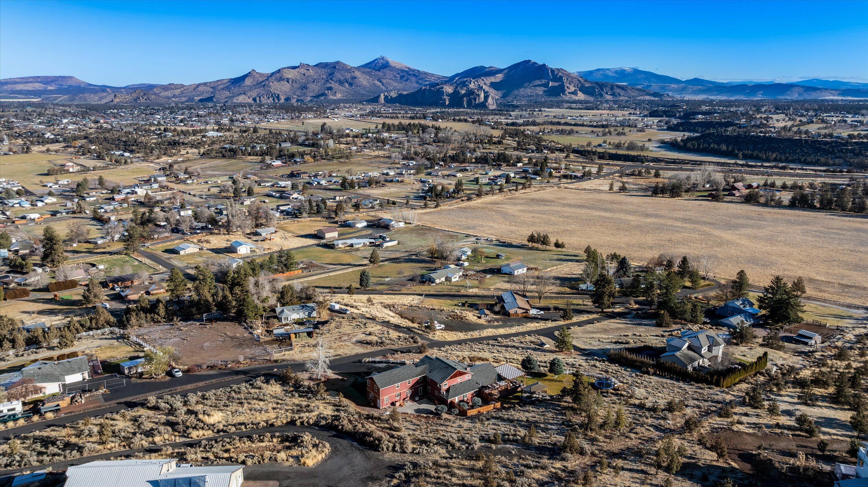 Terrebonne, Oregon 97760, United States, 6 Bedrooms Bedrooms, ,4 BathroomsBathrooms,Residential,Pending,100539
