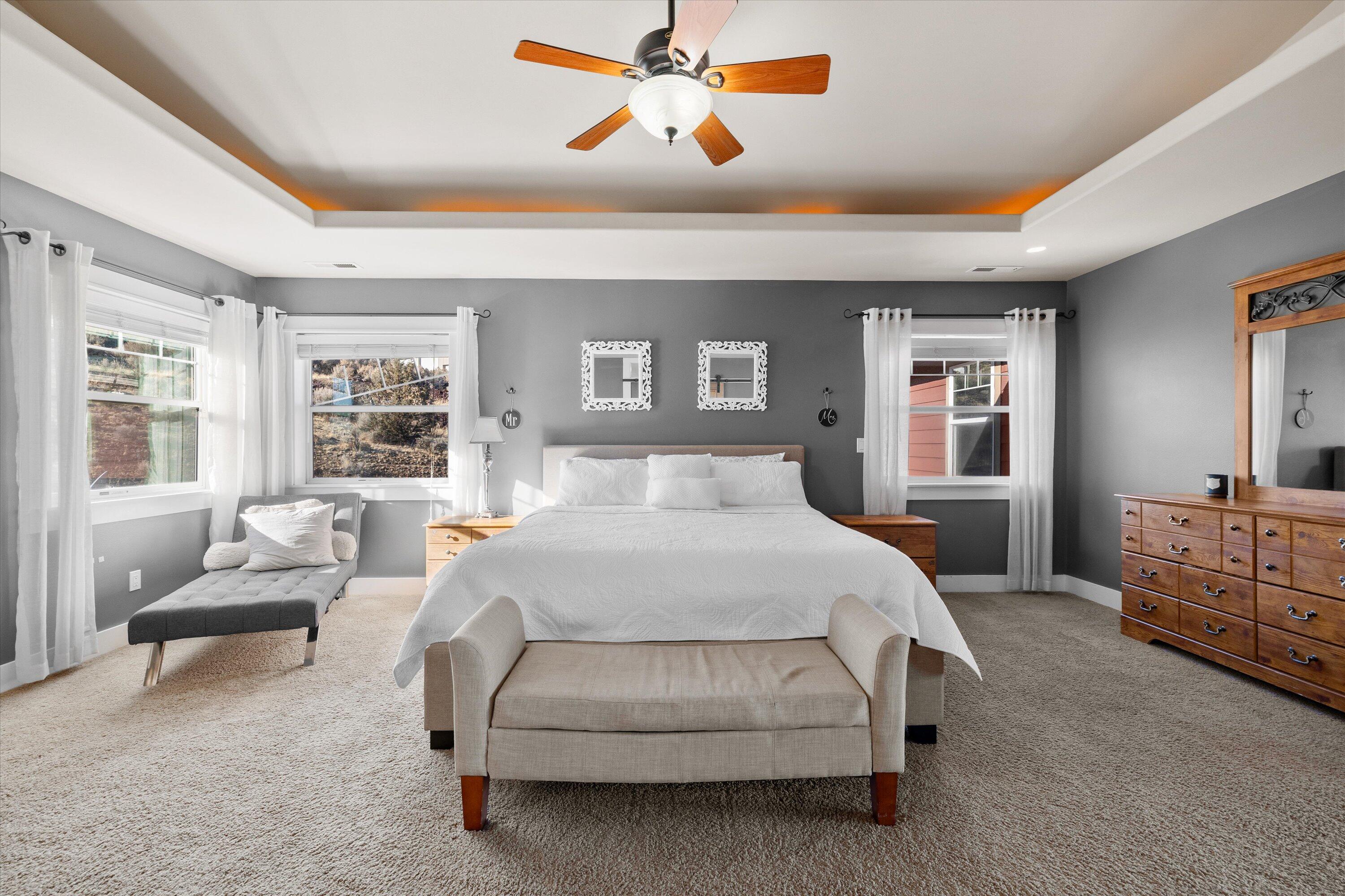 Terrebonne, Oregon 97760, United States, 6 Bedrooms Bedrooms, ,4 BathroomsBathrooms,Residential,Pending,100539