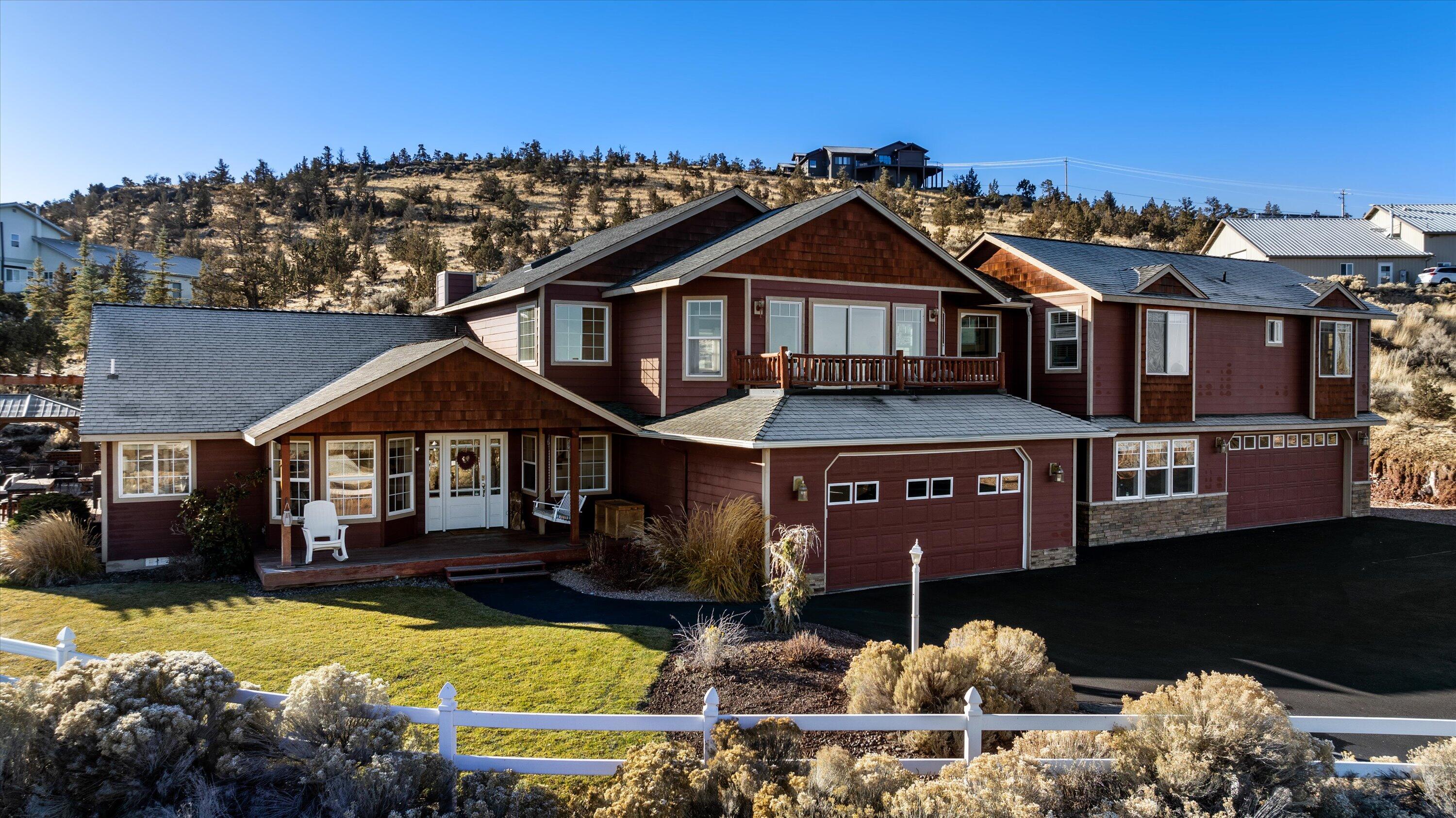 Terrebonne, Oregon 97760, United States, 6 Bedrooms Bedrooms, ,4 BathroomsBathrooms,Residential,Pending,100539