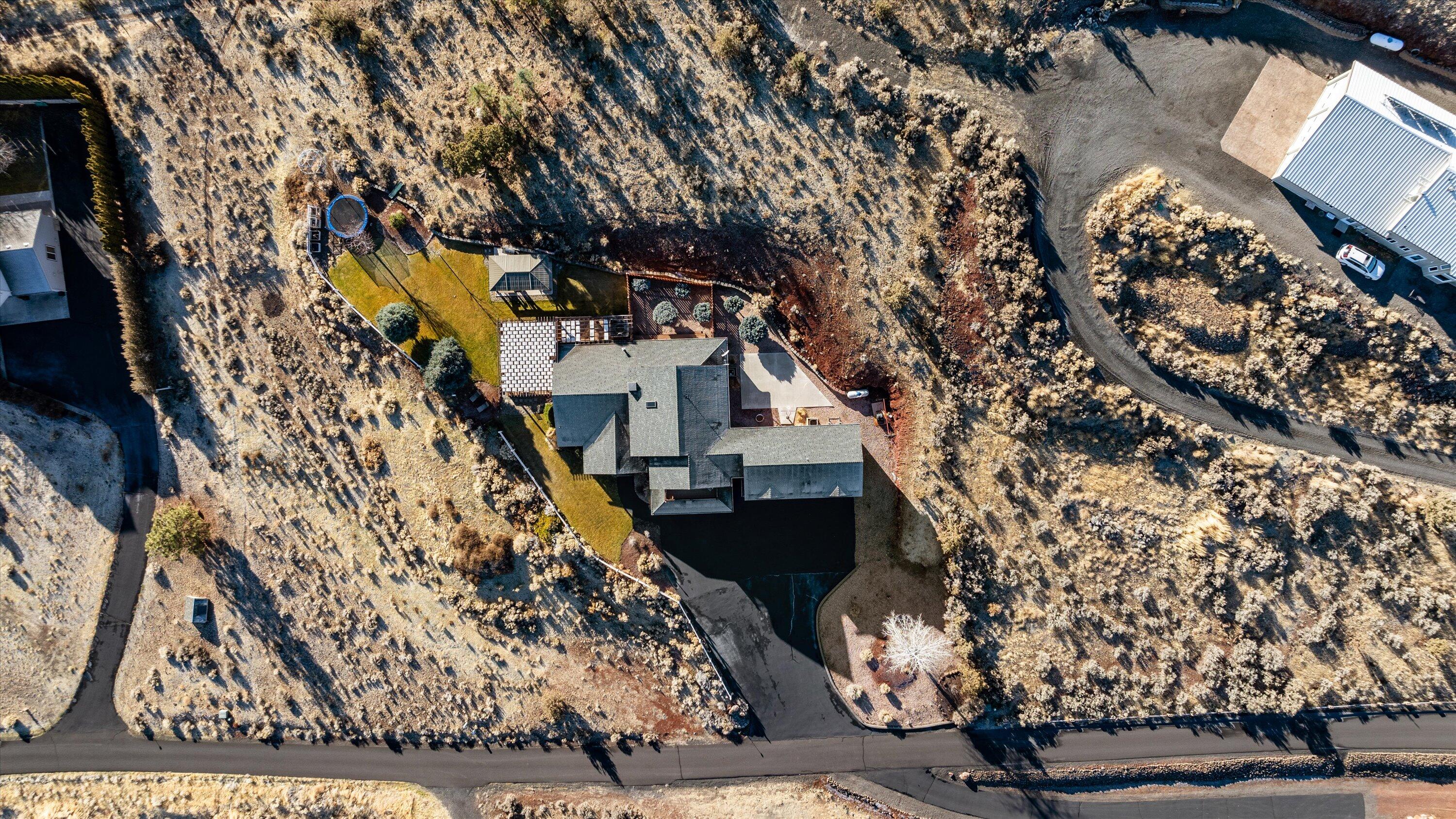 Terrebonne, Oregon 97760, United States, 6 Bedrooms Bedrooms, ,4 BathroomsBathrooms,Residential,Pending,100539