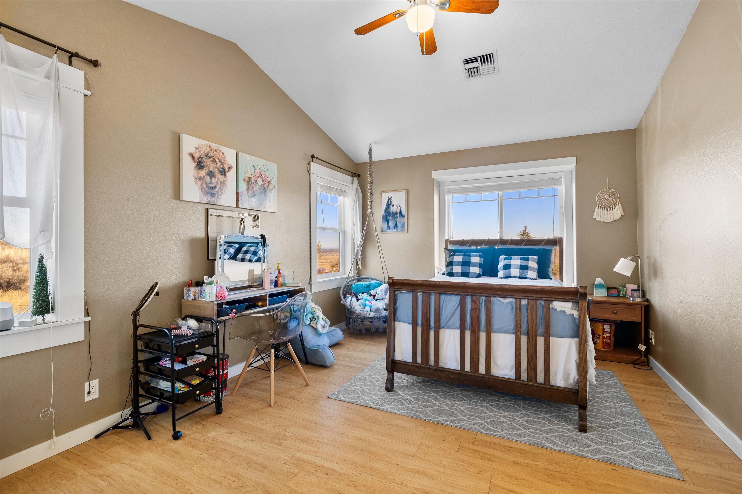 Terrebonne, Oregon 97760, United States, 6 Bedrooms Bedrooms, ,4 BathroomsBathrooms,Residential,Pending,100539