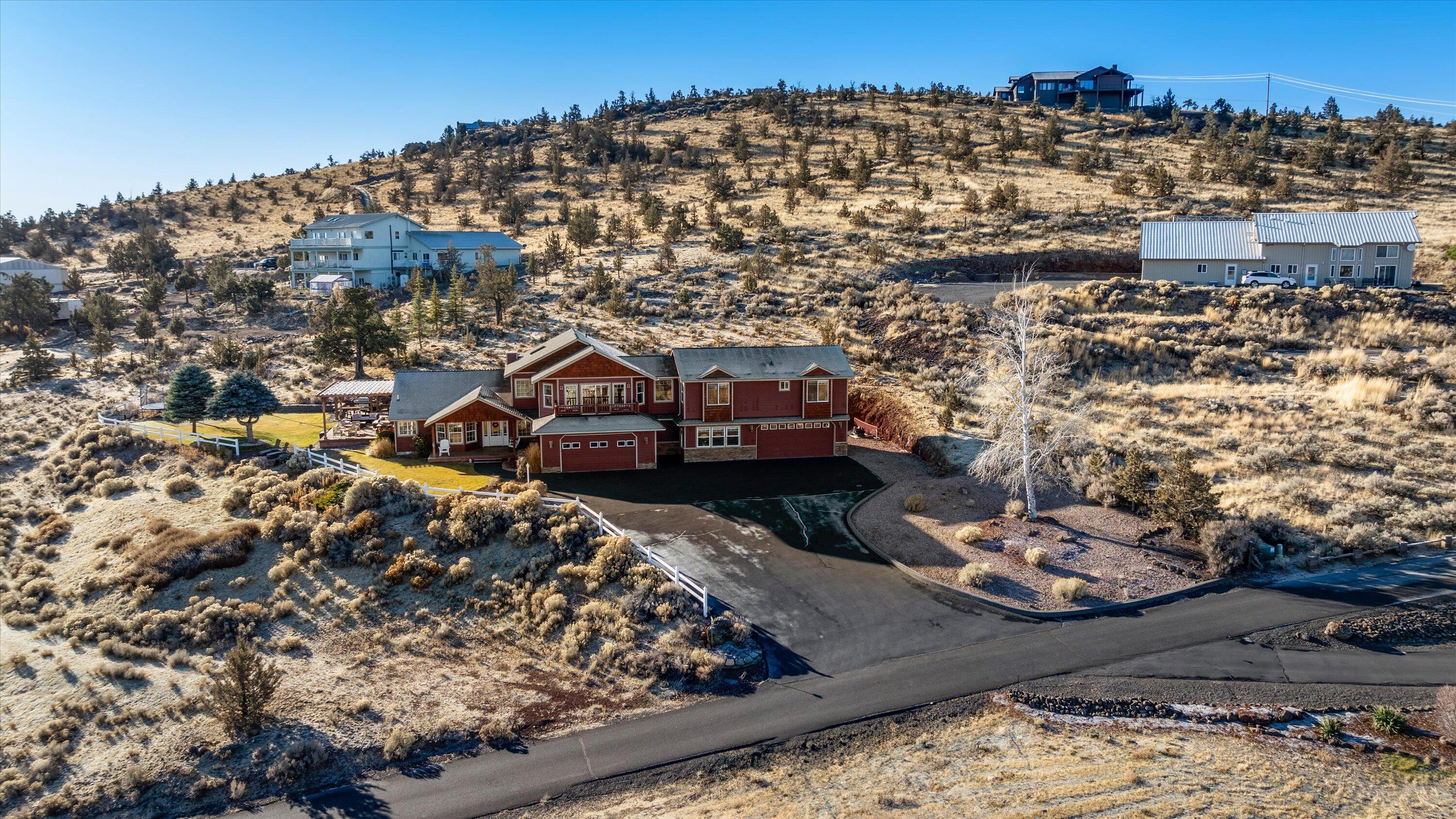 Terrebonne, Oregon 97760, United States, 6 Bedrooms Bedrooms, ,4 BathroomsBathrooms,Residential,Pending,100539