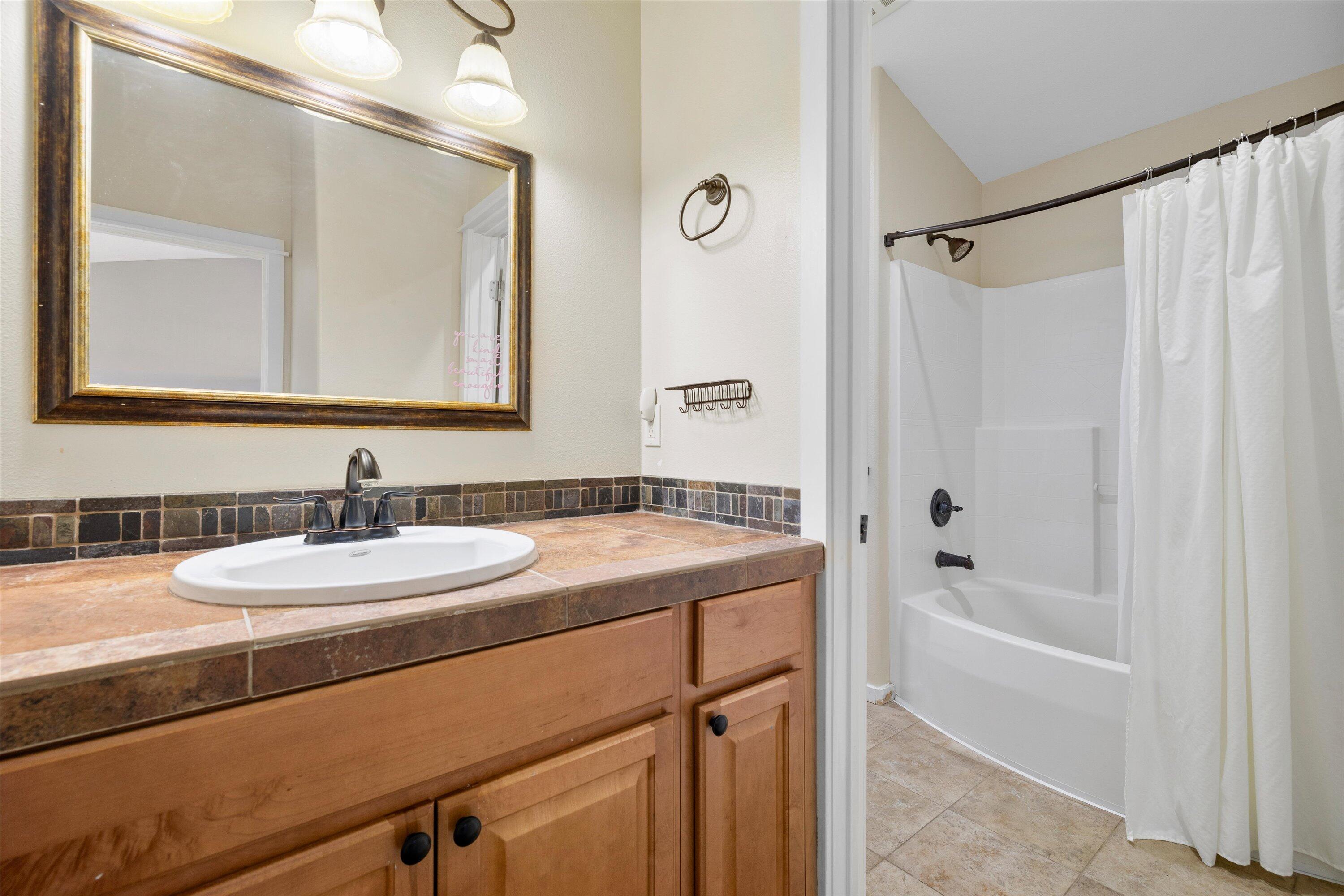 Terrebonne, Oregon 97760, United States, 6 Bedrooms Bedrooms, ,4 BathroomsBathrooms,Residential,Pending,100539