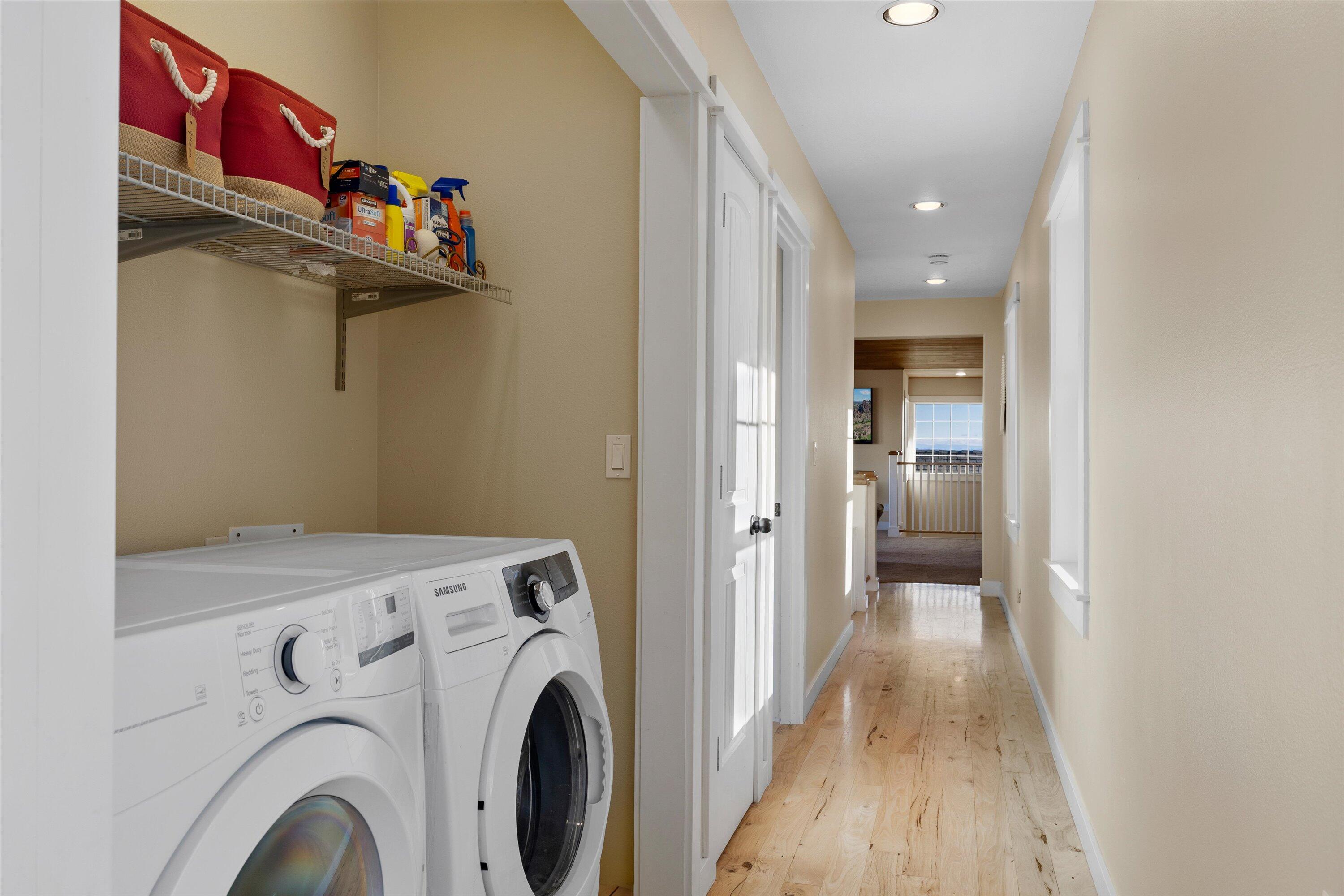 Terrebonne, Oregon 97760, United States, 6 Bedrooms Bedrooms, ,4 BathroomsBathrooms,Residential,Pending,100539