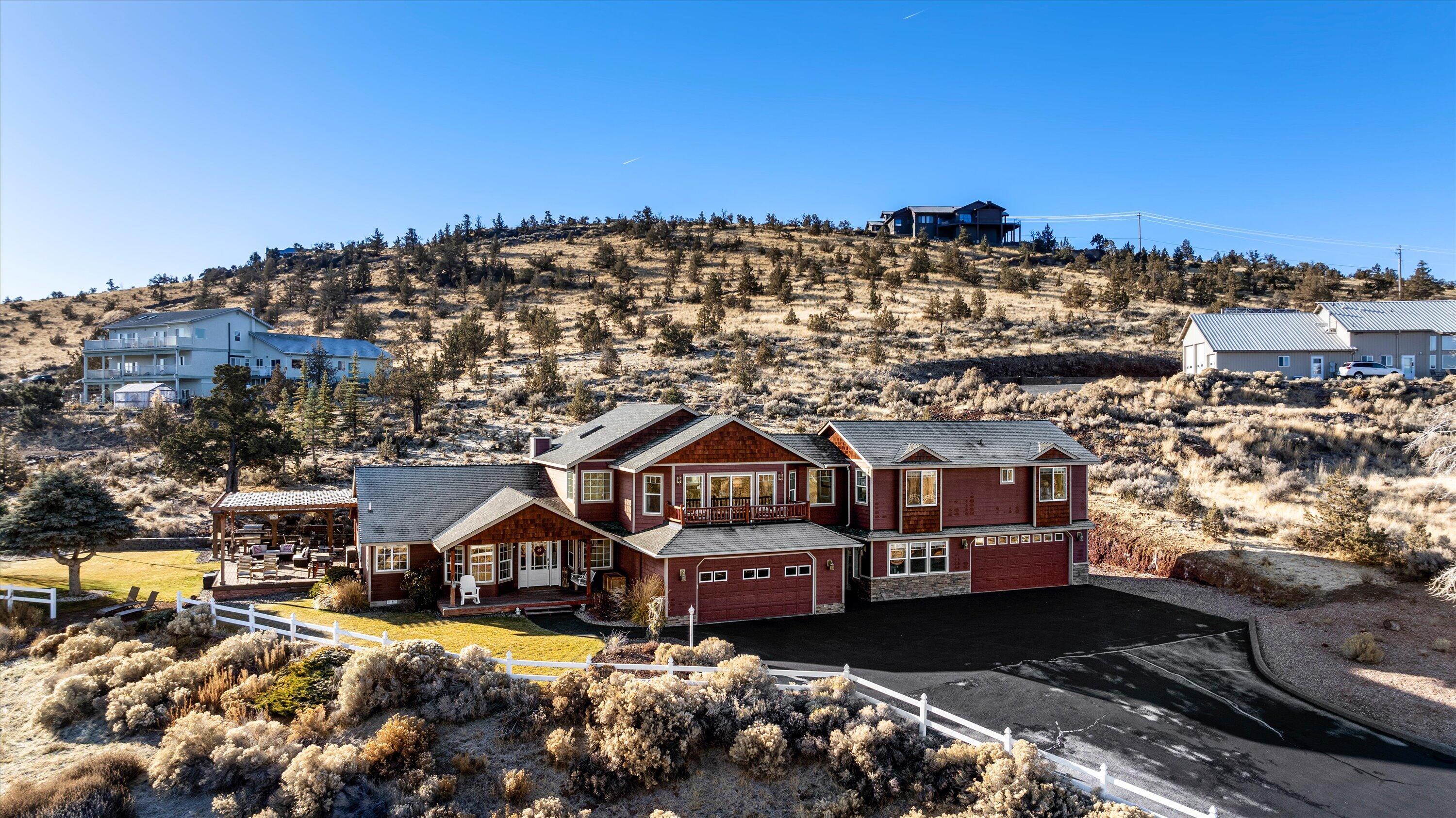 Terrebonne, Oregon 97760, United States, 6 Bedrooms Bedrooms, ,4 BathroomsBathrooms,Residential,Pending,100539