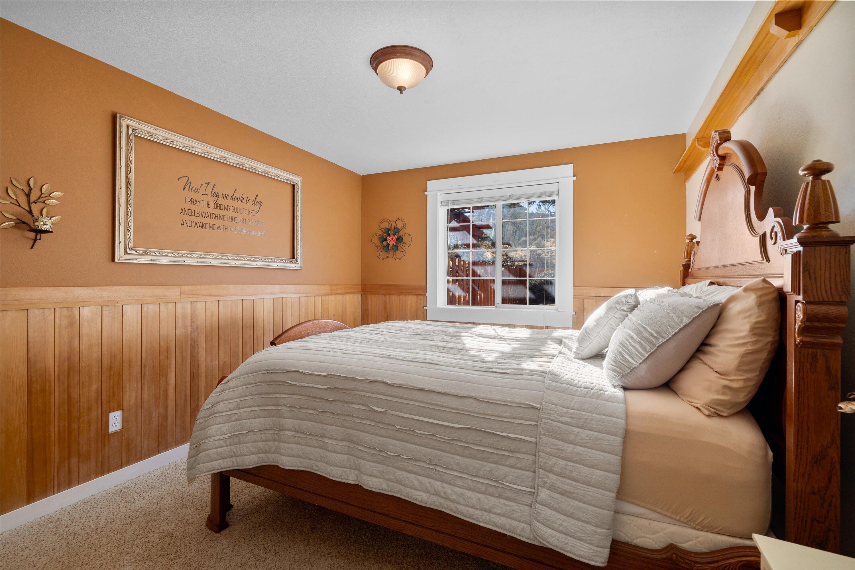 Terrebonne, Oregon 97760, United States, 6 Bedrooms Bedrooms, ,4 BathroomsBathrooms,Residential,Pending,100539