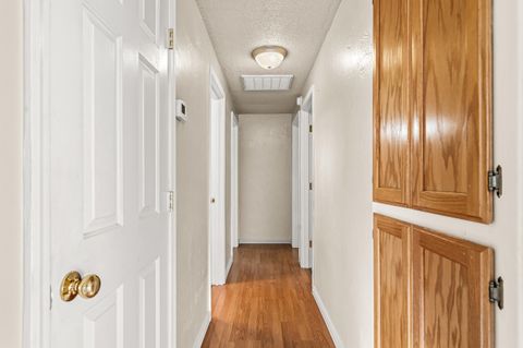 Tiny photo for 163 Berrydale Avenue, Medford, OR 97501 (MLS # 220213269)