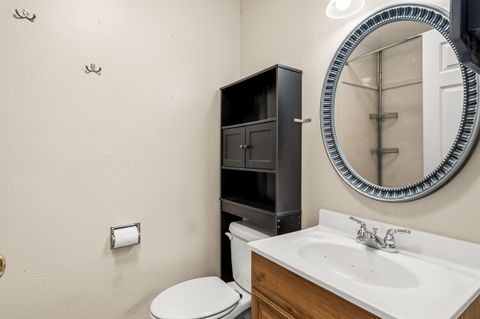 Tiny photo for 163 Berrydale Avenue, Medford, OR 97501 (MLS # 220213269)