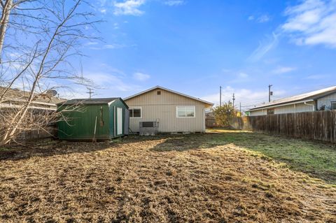 Tiny photo for 163 Berrydale Avenue, Medford, OR 97501 (MLS # 220213269)