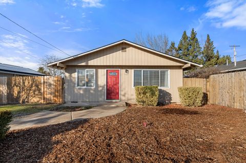 Tiny photo for 163 Berrydale Avenue, Medford, OR 97501 (MLS # 220213269)