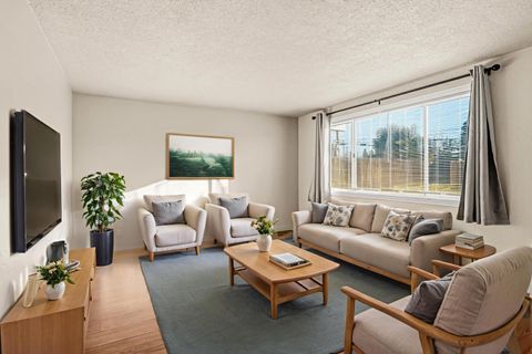 Tiny photo for 163 Berrydale Avenue, Medford, OR 97501 (MLS # 220213269)