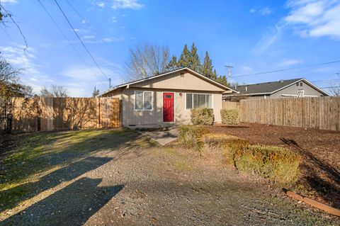 Tiny photo for 163 Berrydale Avenue, Medford, OR 97501 (MLS # 220213269)