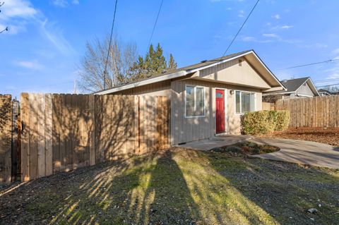 Tiny photo for 163 Berrydale Avenue, Medford, OR 97501 (MLS # 220213269)