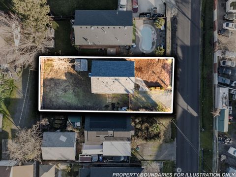 Tiny photo for 163 Berrydale Avenue, Medford, OR 97501 (MLS # 220213269)