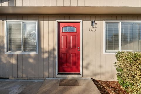 Tiny photo for 163 Berrydale Avenue, Medford, OR 97501 (MLS # 220213269)