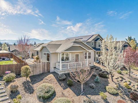 Photo of 2264 College Way, Medford, OR 97504 (MLS # 220217543)