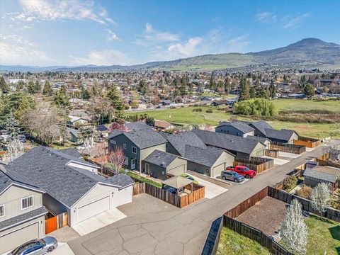 Tiny photo for 2264 College Way, Medford, OR 97504 (MLS # 220217543)